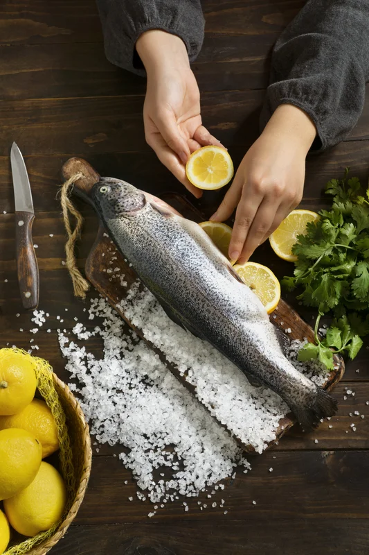 Pescado zarandeado colimense con sal de mar
